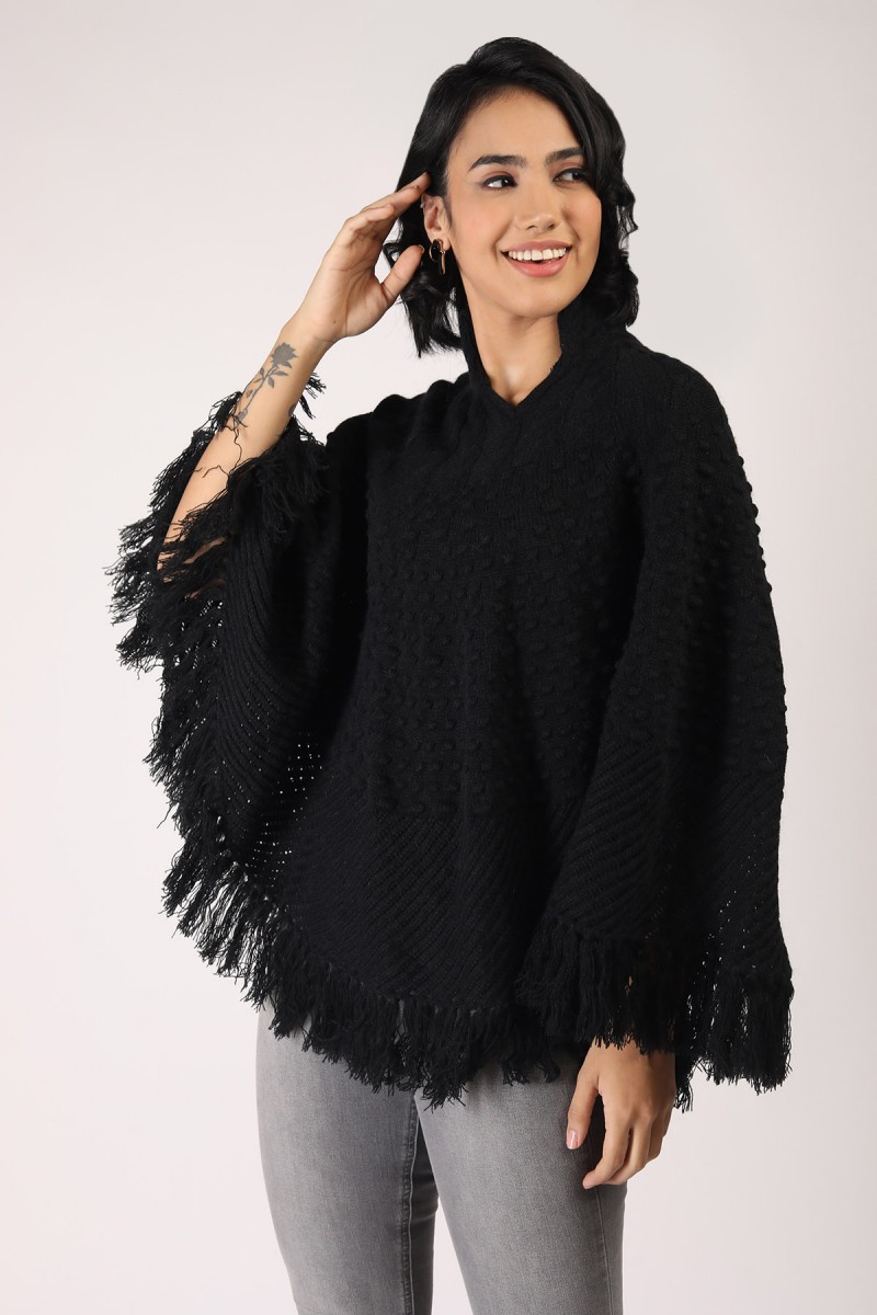 KNITTED PONCHO WITH FRINGES 